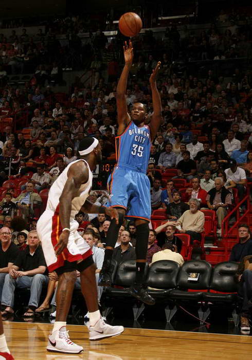 入禁区触球 入禁区触球